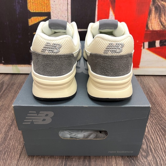 2022 New Balance 997 Light Aluminum / Team Away Grey 3M Reflective CM997HRK - Picture 4 of 14